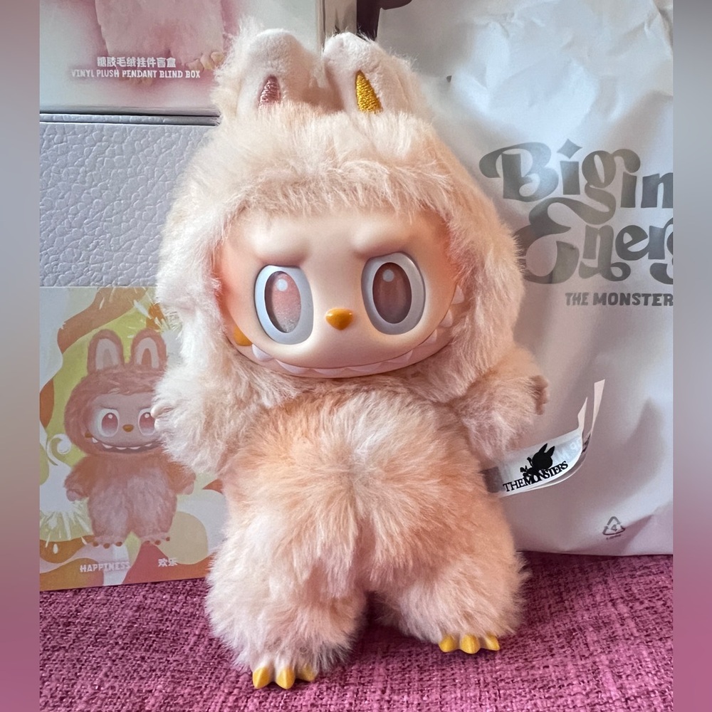 The Monster Labubu3.0 “Big into Energy“ Series Plush Pendant - “Happiness ”